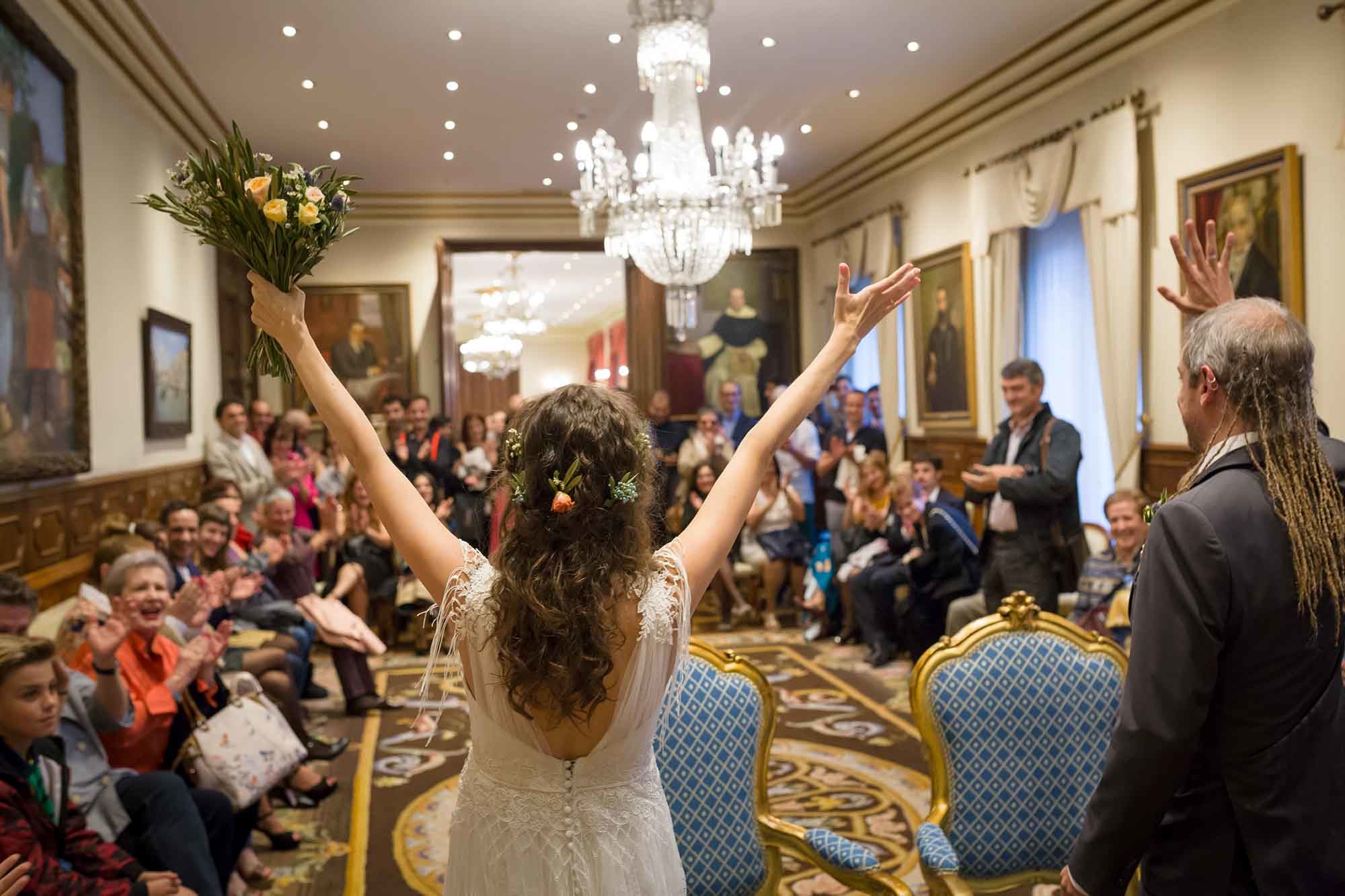 alegria de novia en ceremonia